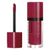 Ruj lichid Bourjois Rouge Edition Velvet cu capacul scos și aplicatorul din burete înclinat vizibil